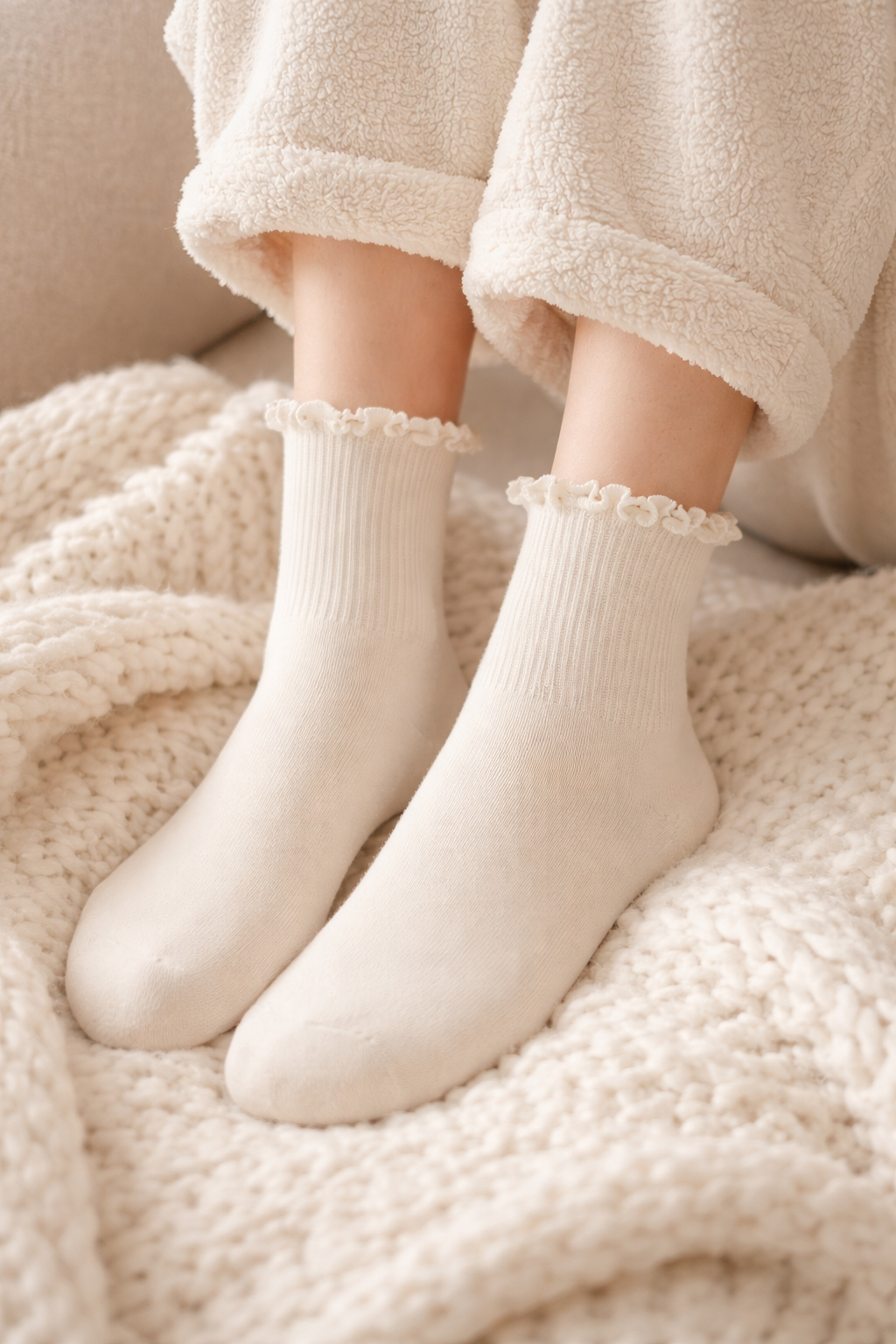 Chic Ruffled Ankle Socks